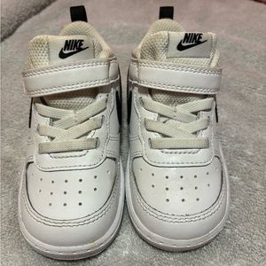 Nike court borough for toddler size 6c